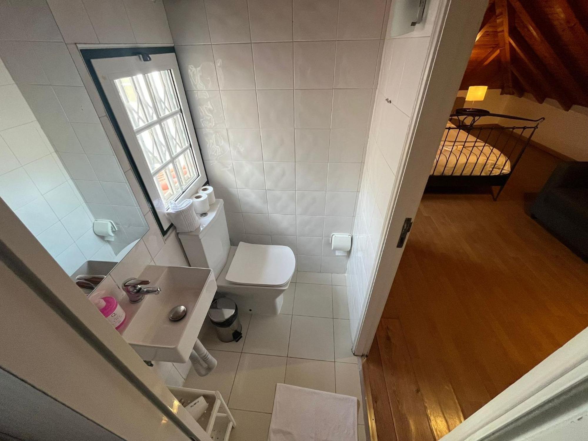 2 Bedroom, 2 Bathroom Apartment - Travessa Da Madalena Lisabona Exterior foto